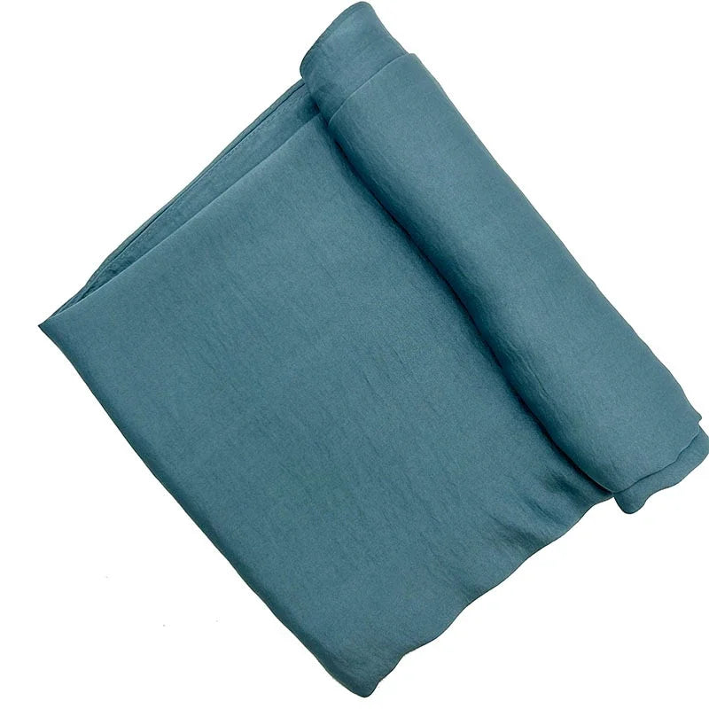 Layali Exklusiv-Kollektion – Velvet Satin Chiffon Hijab | Elegant - für besondere Momente