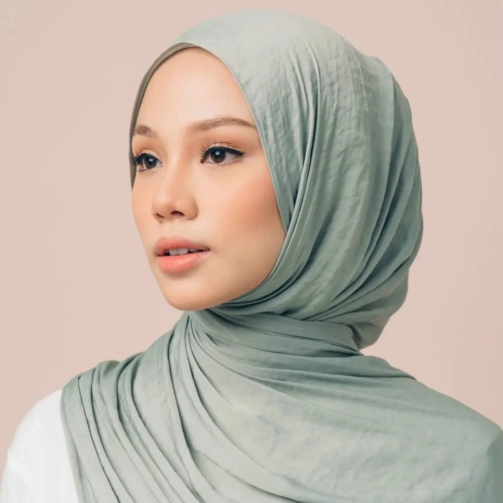 Layali Exklusiv-Kollektion – Velvet Satin Chiffon Hijab | Elegant - für besondere Momente