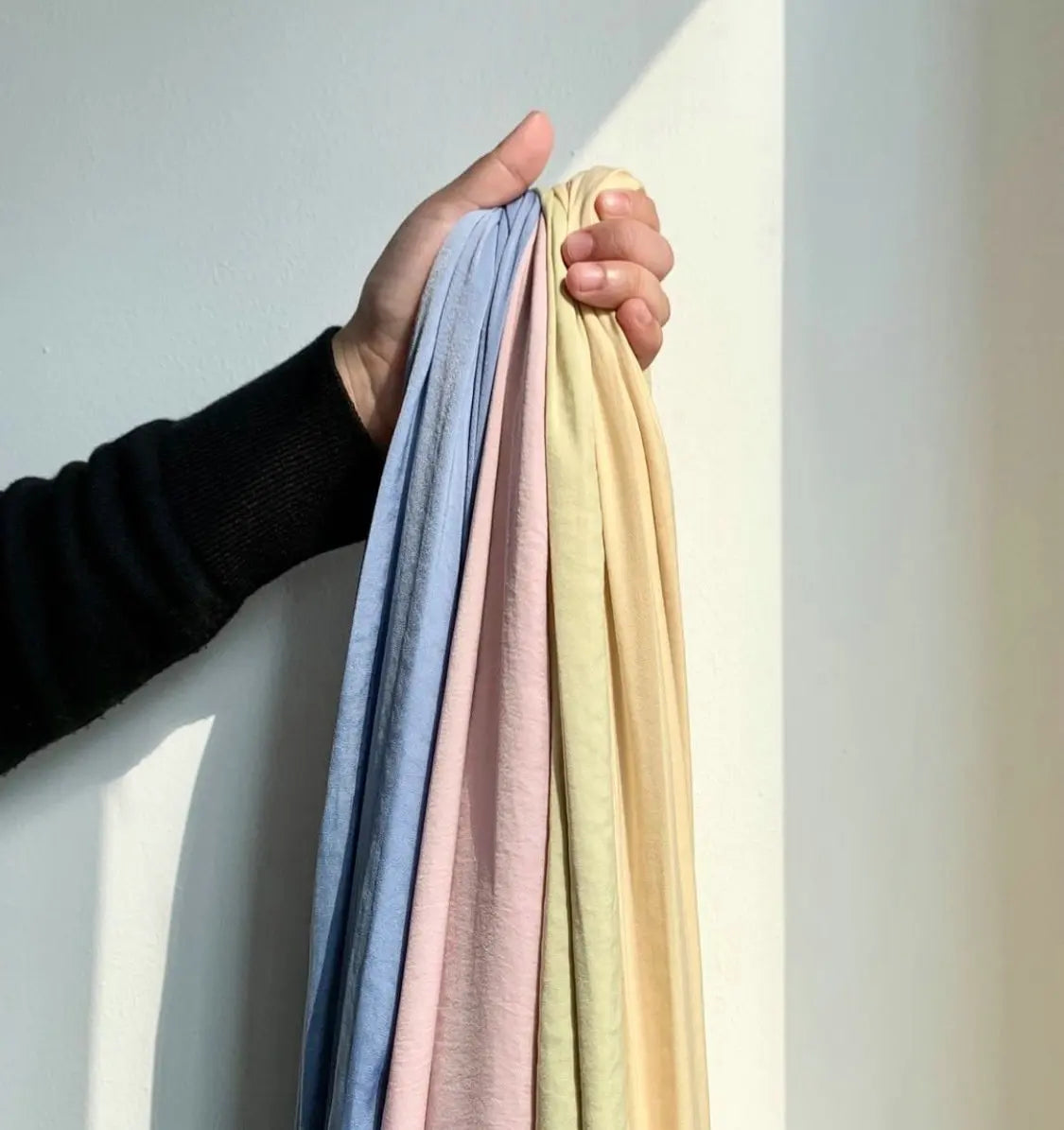 Layali Exklusiv-Kollektion – Velvet Satin Chiffon Hijab | Elegant - für besondere Momente